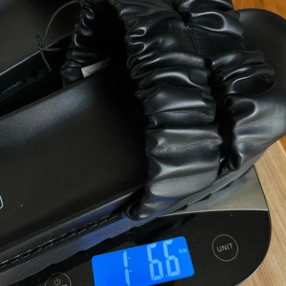 NWTG/ slide sandals/ No Boundaries/ size 7 - Picture 5 of 5